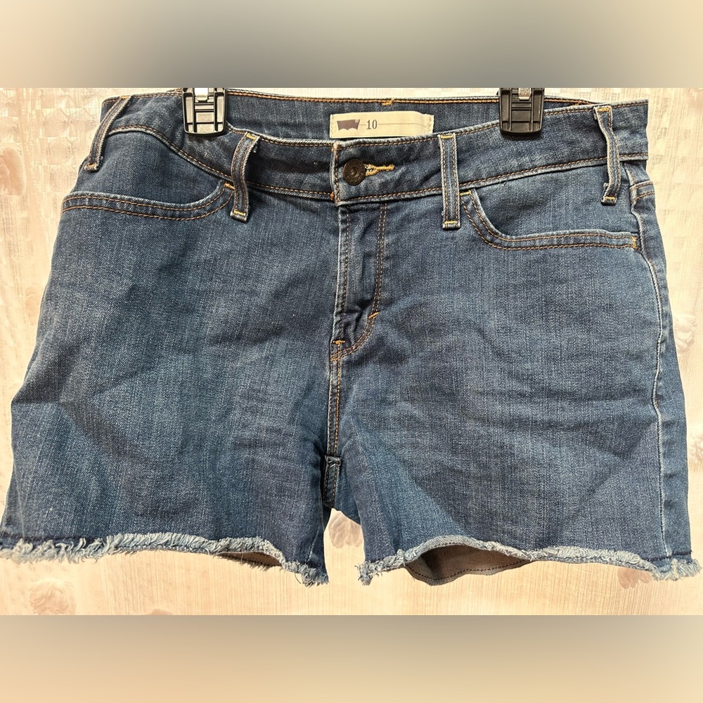 Levi’s jean shorts sz 10